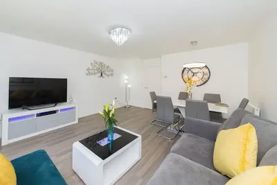 Image de Greenfield Modern 3 Bed room Home - Southscote lane, Reading