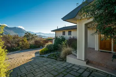Image de Manuka Views - Wanaka Holiday Home
