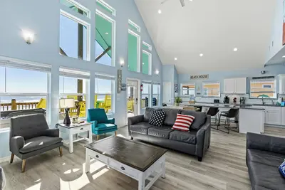 Beachfront | Hot Tub, Game Room, & Lift