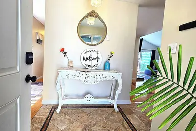 Image de Free Food+/Snacks, Attached Dock, ~10min 2FastWater, Water Toys, Game Room+more!