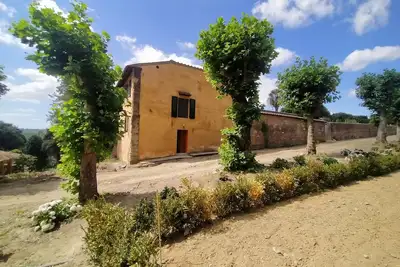 Image de The garden house is located within the grounds of the historic Villa Meleto