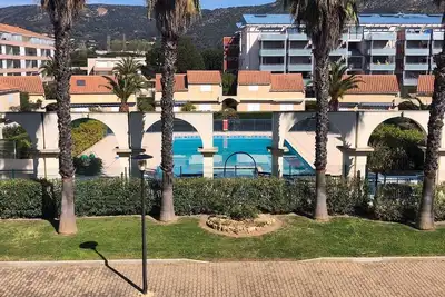 Image de Mazet dans résidence avec piscine proche de la mer