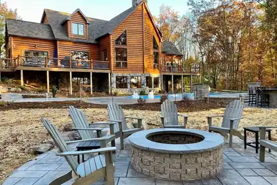 Image de Cabin, Pool, Hot Tub, Lake, Wineries and Mountains Oh My!