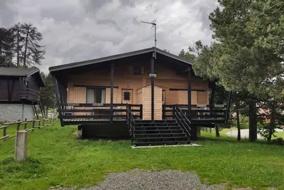 Image de Chalet en bois  dans clairière   à Pyrénées 2000