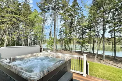 Image de Waterfront Home on Private Island with Hot Tub