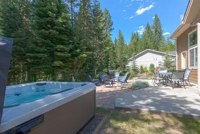 Image de Beautifully Furnished, Comfortable, All Season'S Home W/ Private Hot Tub