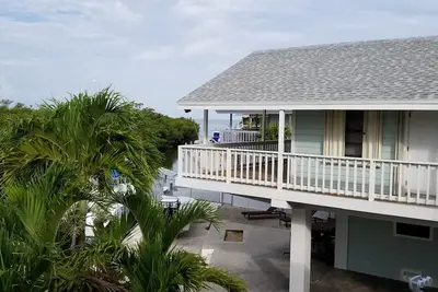 Image de Hammer Point Area, Mariners Baptist Hospital, Movie Theater, Padi Dive Shop