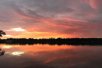 Image de Spacious Lakefront Lot and Beach