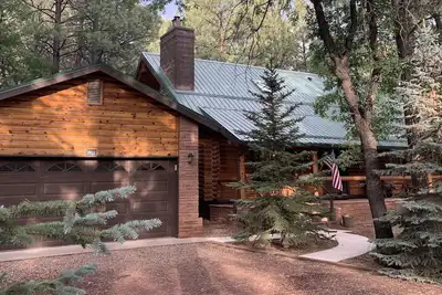 Image de Luxury Log Cabin Living! New Kitchen, Kid & Pet Friendly, Ski & Winter Fun!