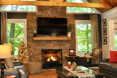 Image de Relax Refresh & Reconnect  Lakefront on Autumn Lake, 3min to Salmon River