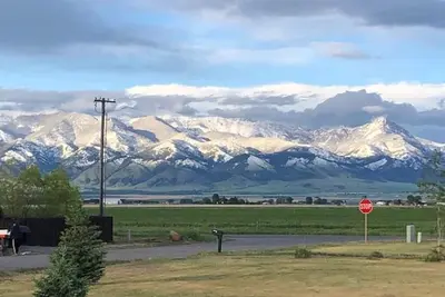 Image de Charming home with a spectacular view of the Bridger Mountains