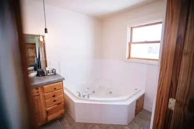 Image de Charming & Private 1 Br Country Getaway