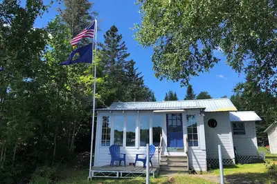 Image de Cozy Rustic Cottage on the Lake.