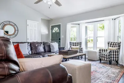 Image de Pinehurst Cottage ★ Serves 8 ★ No Stairs ★ King Bed