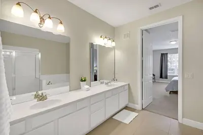 Image de Updated 2. 5br Condo near Convention Center & Epic