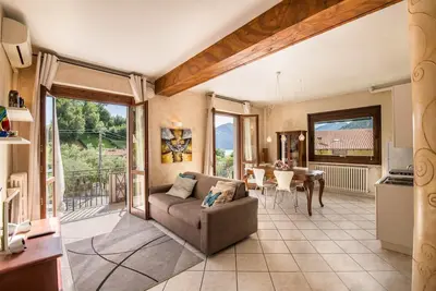 Image de Appartement avec vue sur le lac, piscine, Wi-Fi et terrasse