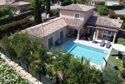 Image de Superbe Villa avec piscine chauffée et terrain de boules. Mer & Golf