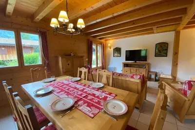 Image de Chalet calme et spacieux, proche village, navette ski, jardin, animaux acceptés, parking privé