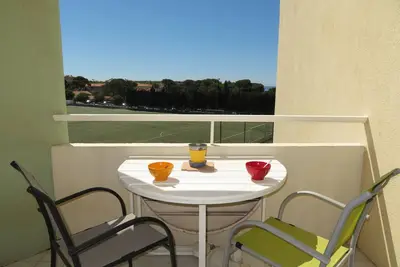 Image de Charmant 2 pièces avec parking, tennis et loggia à 300m de la plage