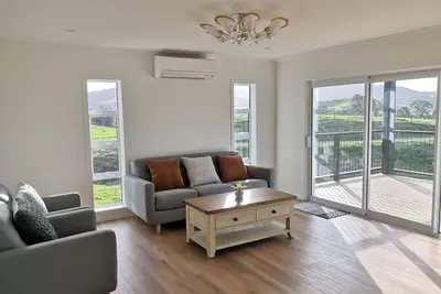 Image de Karapiro Retreats holiday house- 2br1Q2Twn+Sbd