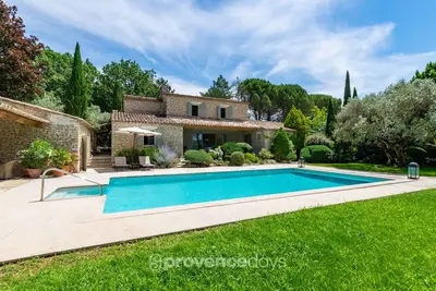 Image de Mas Les Sauvestres, Gordes, 3 Bed Stone house, 12m+ heated pool, Views, Garden
