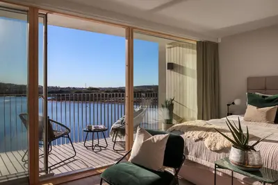Image de Luxury 3 Br Townhouse (Sleeps 6) parking & mooring