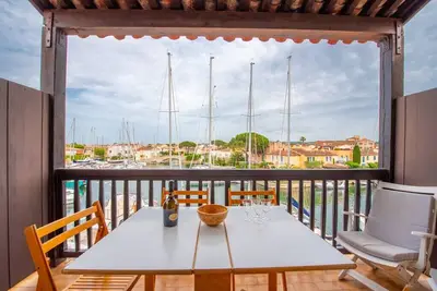 Image de Bel Appt En Face De La Marina à Grimaud