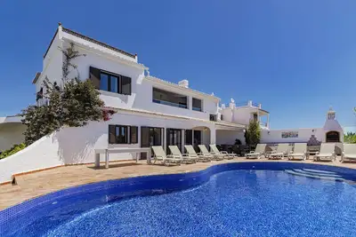 Image de Villa Sea Senses a une capacité de 16 personnes avec piscine privée