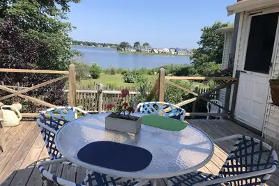 Image de Cottage retreat on tidal pond, steps to the beach