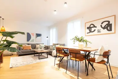 Image de ☆Centric Spacious⎮7 balconies⎮A/C ☆