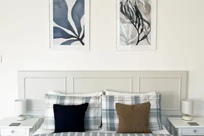 Image de Quayside Cottage - Stone’s Throw From Poole Quay
