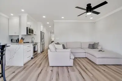 Image de Luxury 2bd/2ba in Heart of Historic Downtown