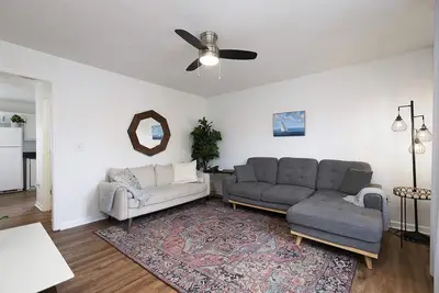 Image de Renovated Townhome with Two King Beds & Sep Bath