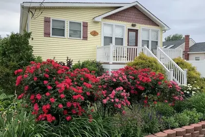 Image de \n\nDelightful Dog Friendy Vacation Home by the Bay for Couples and Families.