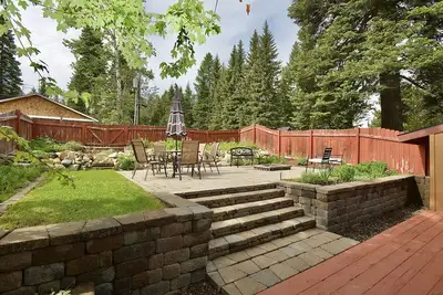 Image de Sweet Dreams Retreat - Pet friendly home near Golf Course and Ponderosa Park w/ Wifi & garage