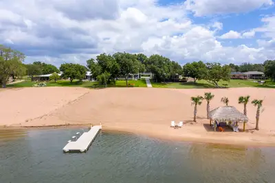 Image de *New Listing* Luxury House On Lake Lbj w/Private Beach
