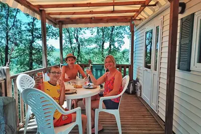 Image de Mobil home Sun 24m² - Terrasse couverte - 2 chambres 4 personnes