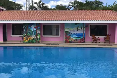 Image de Los Palmas, Pool; walk to the beach and downtown