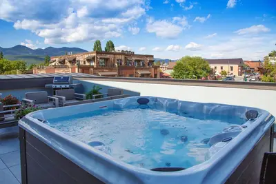 Upscale Penthouse in Heart of Downtown Whitefish!