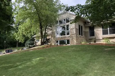 Image de Private estate with tennis court and more