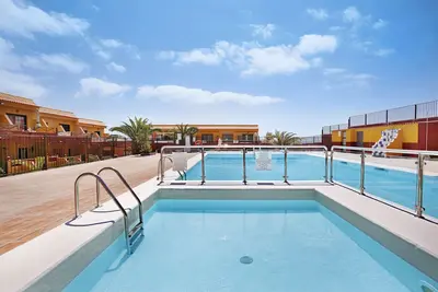 Image de Appartement \"Casa Raquel 1\" avec vue sur la mer, piscine, Wi-Fi et terrasse.