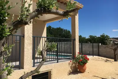 Image de Les Mûriers Ardèche piscine privée clôturée climatisation espace calme campagne