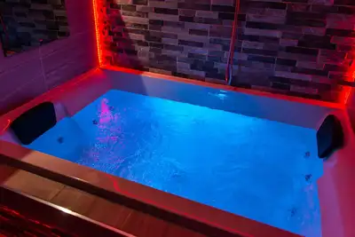 Image de Appartement-Exécutif-Salle de bain privée séparée-Jacuzzi - Apartment 1