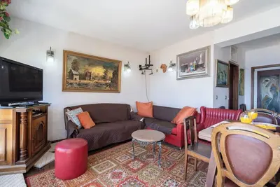 Image de Spacious and Sunny Vintage Apartment at the Beach