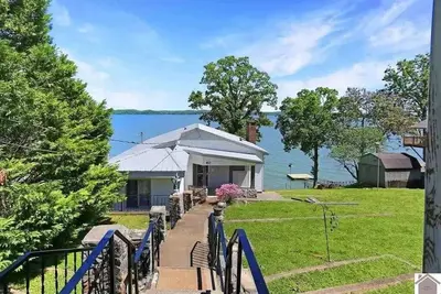 Image de Welcoming and Cozy 2 bedroom Ky lake cottage * Beautiful Views!