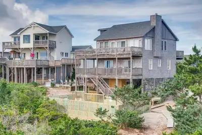 Image de Oceanfront Bliss w/ outdoor pool, hot tub and beds made!