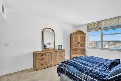 Image de Penthouse Corner Unit Oceanfront