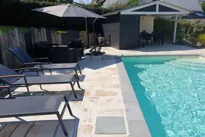Image de Prestigieuse Villa Sur Jardin Clos Avec Piscine, A 150 M De La Plage!