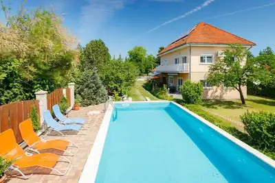 Image de Bel appartement pour 6 personnes avec Wifi, piscine, climatisation, Tv et terrasse