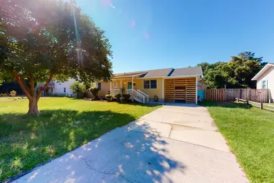 Image de Dog- and Family-Friendly Home w\/ Free WiFi, a Full Kitchen, & a Fenced Yard
